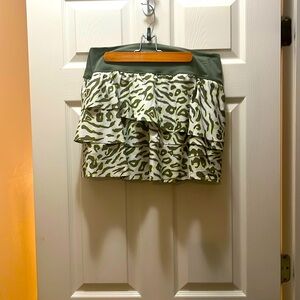 Women lightweight skirt, XL, lime green.